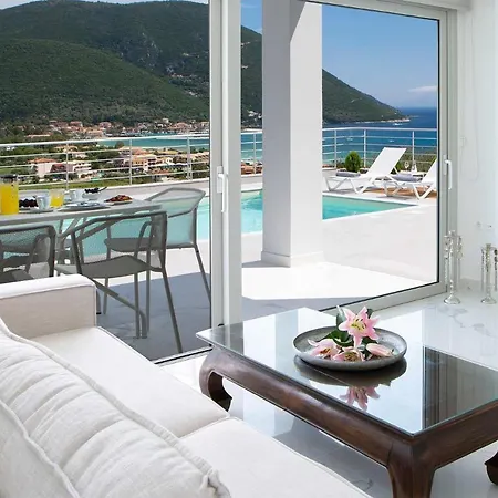Villa Off White Villas